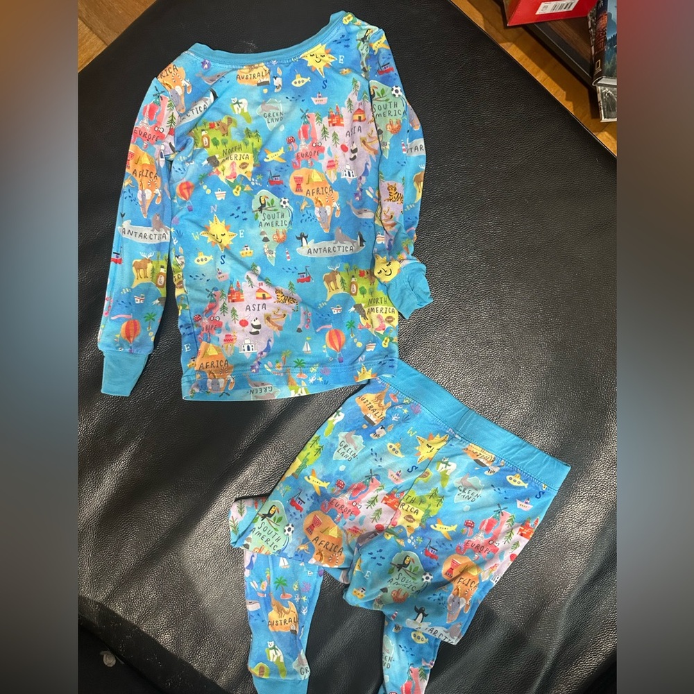 Around the world pajama Set